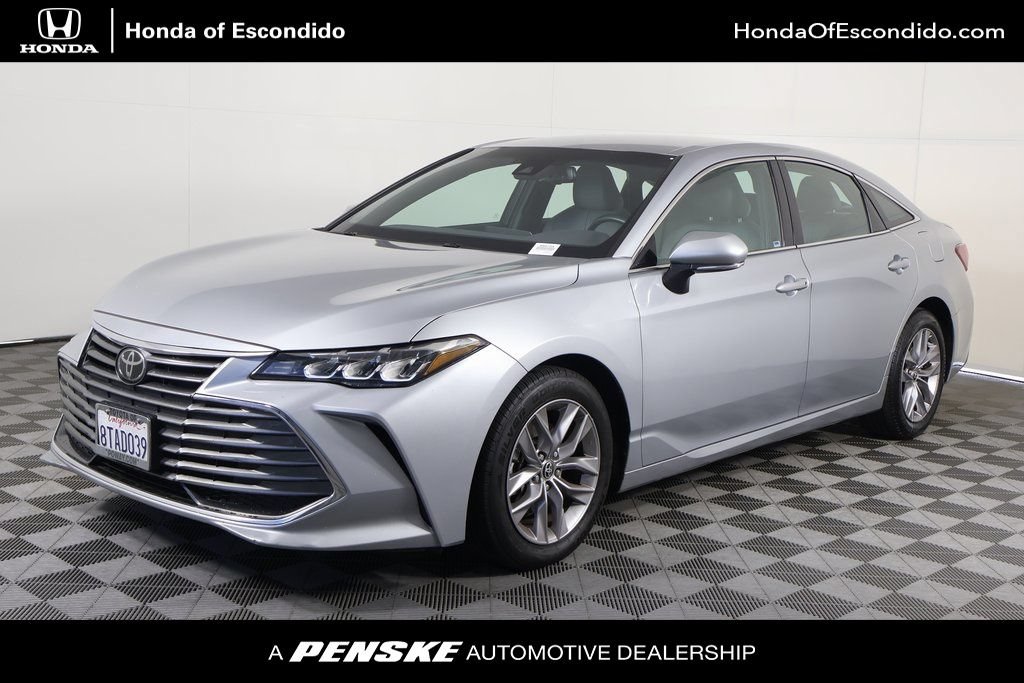 Used 2021 Toyota Avalon XLE w/ Carpet Mat Package (TMS) FWD image 1