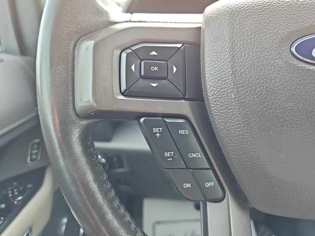 Used 2018 Ford Expedition XLT w/ Equipment Group 201A AWD/4WD image 17