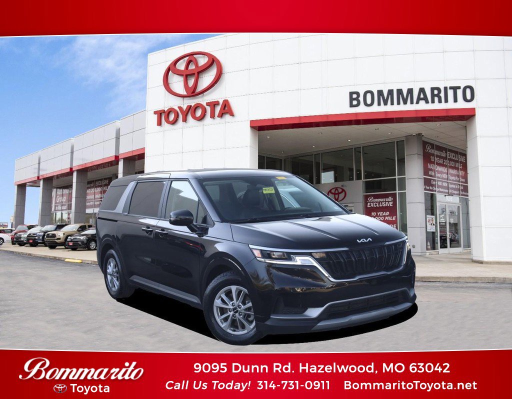 Used 2024 Kia Carnival LX image 1