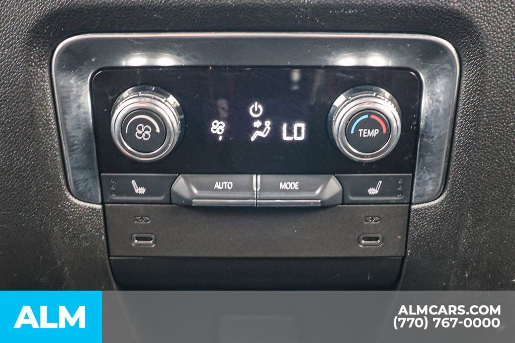 Used 2025 GMC Yukon Denali AWD/4WD image 54