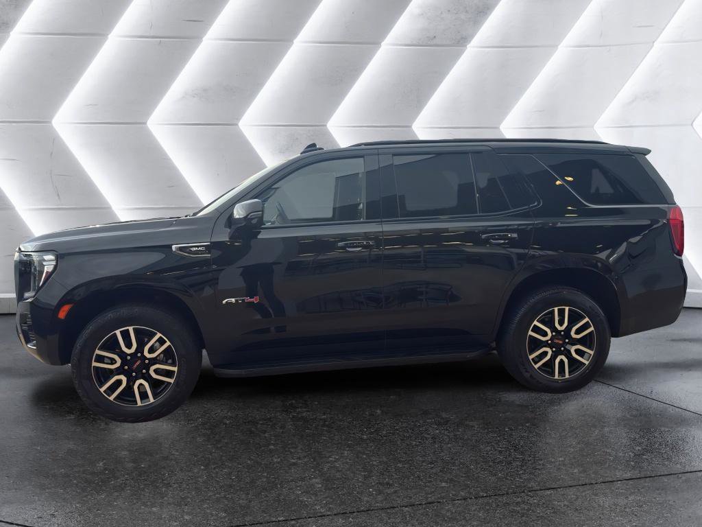Used 2024 GMC Yukon AT4 w/ Technology Package image 3