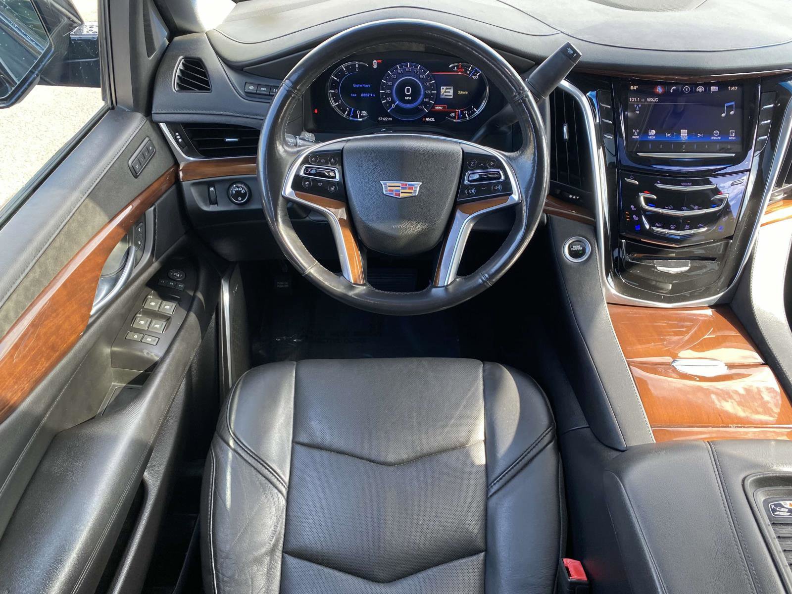 Used 2019 Cadillac Escalade Luxury image 11