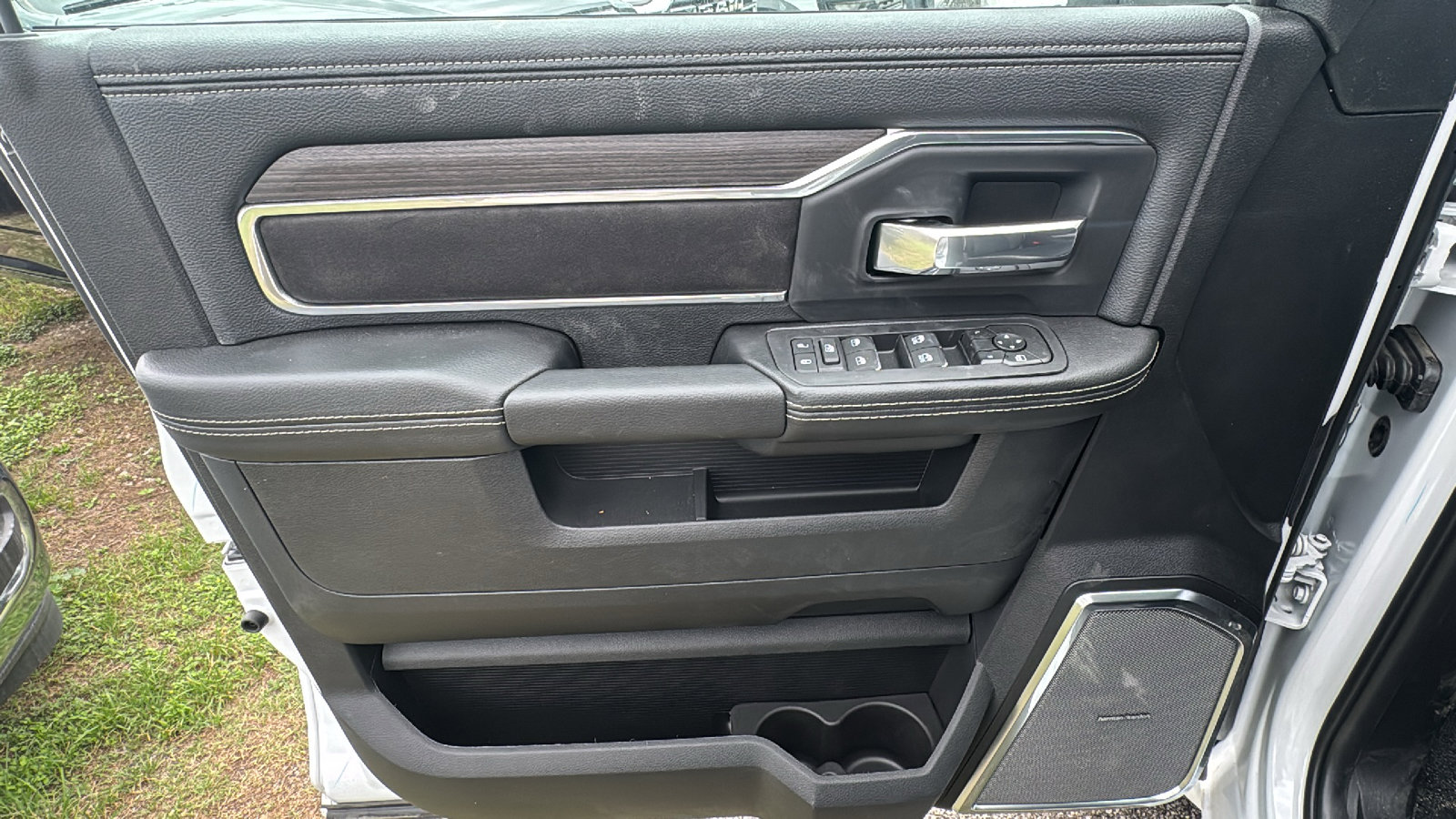 New 2026 RAM 5500 4x4 Crew Cab w/ Laramie Trim Package image 10