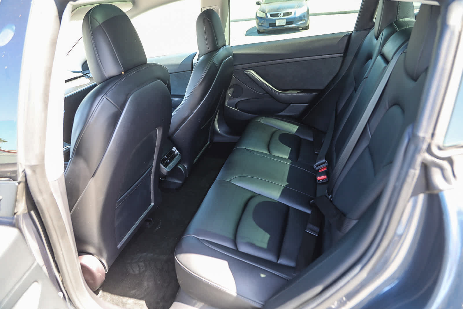 Used 2022 Tesla Model 3 Long Range AWD/4WD image 18