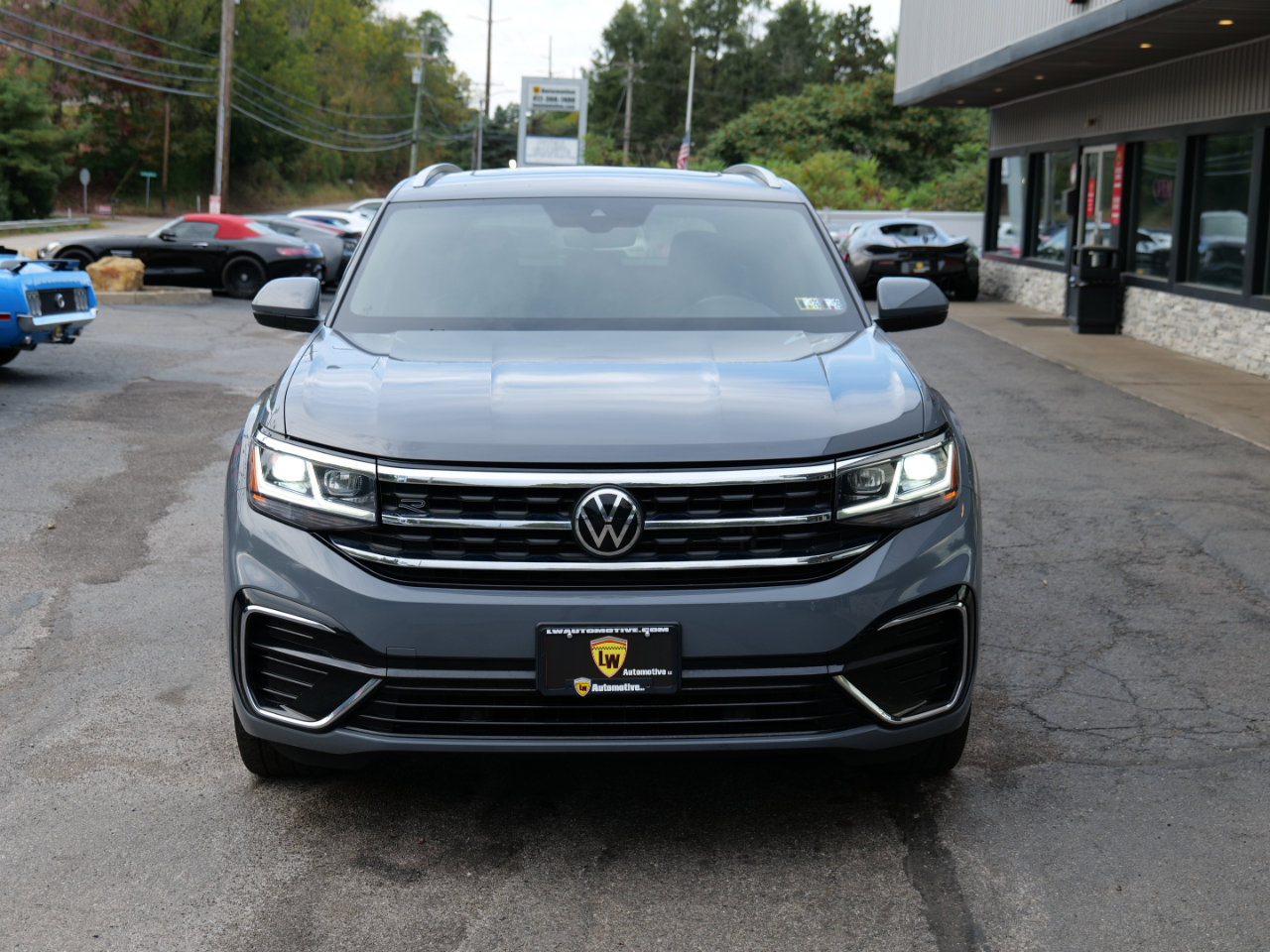 Used 2022 Volkswagen Atlas Cross Sport SEL R-Line image 11