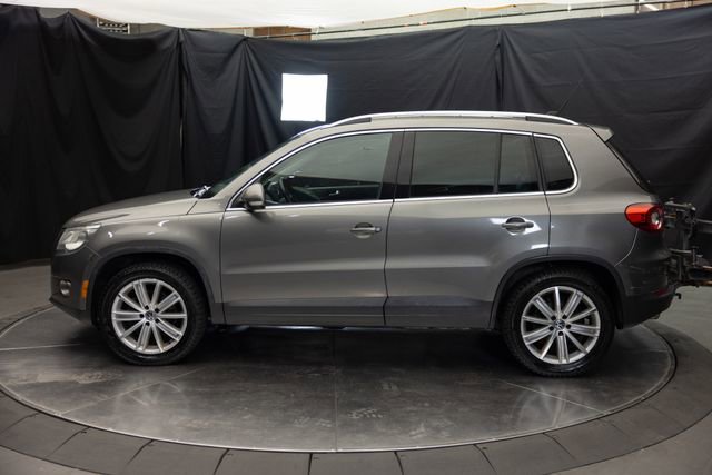 Used 2011 Volkswagen Tiguan SEL AWD/4WD image 7