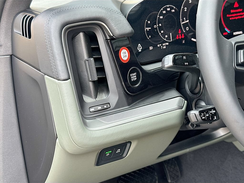 New 2026 Porsche Cayenne Coupe AWD/4WD image 11