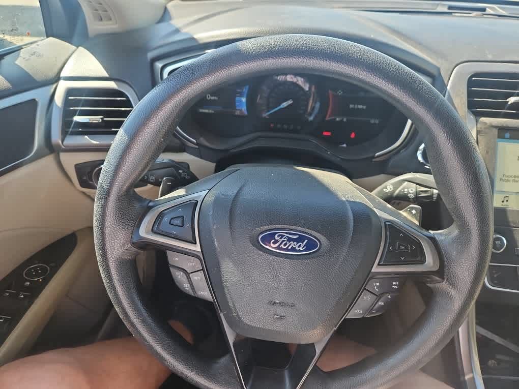 Used 2019 Ford Fusion SE FWD image 15
