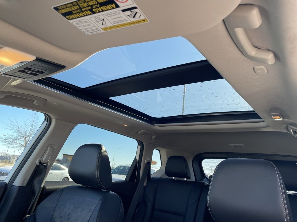 Used 2023 Nissan Rogue SL image 25