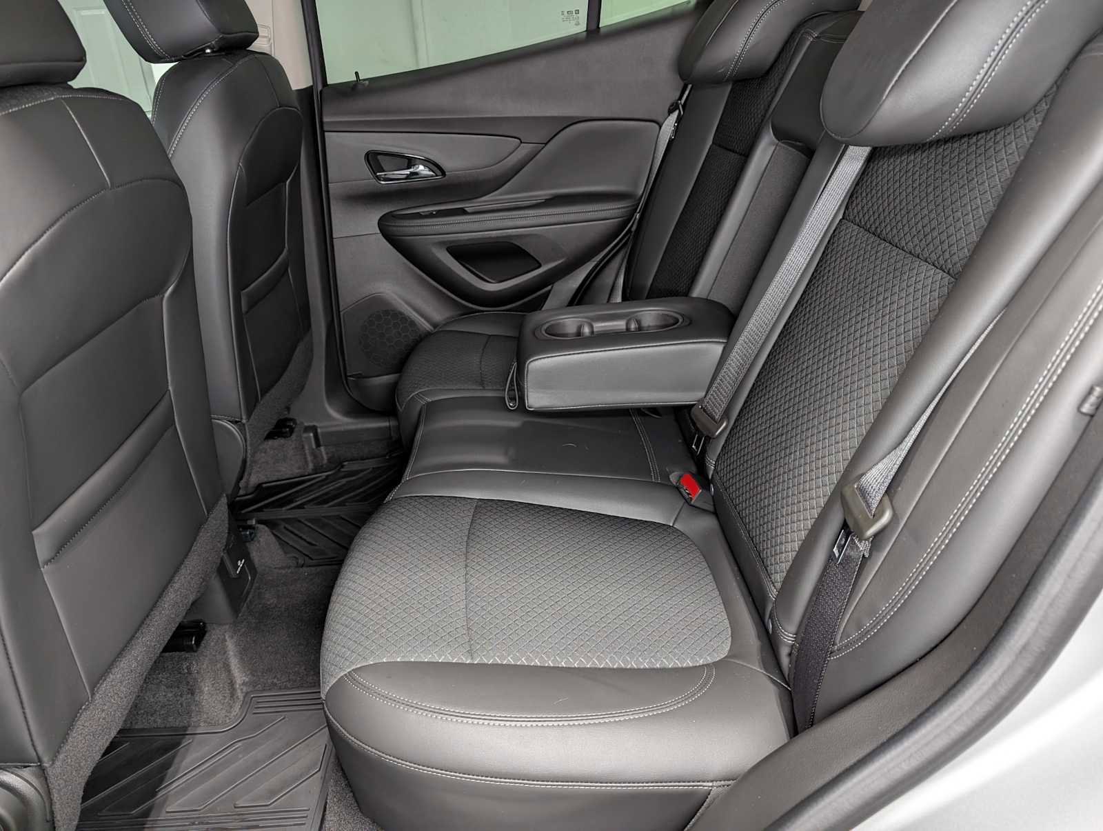 Used 2022 Buick Encore Preferred w/ Safety Package image 22