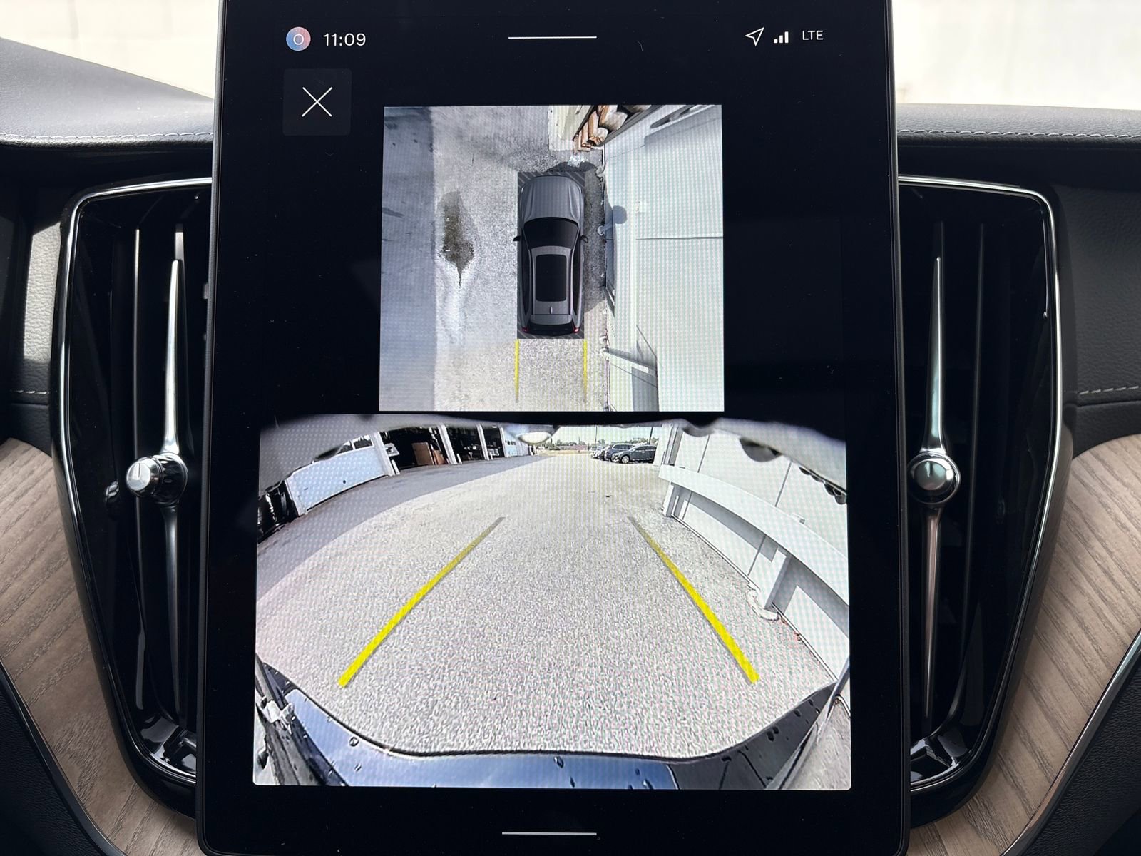 New 2026 Volvo XC60 B5 Ultra w/ Climate Package image 21