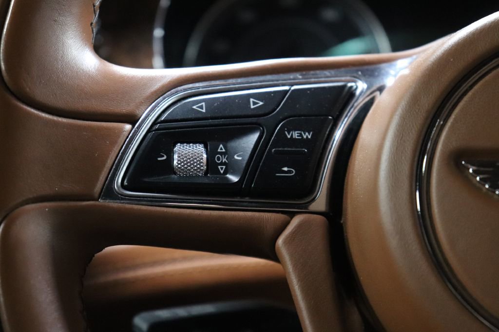 Used 2017 Bentley Bentayga image 12