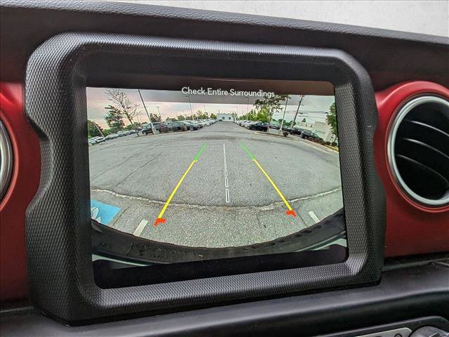 Used 2022 Jeep Wrangler Unlimited Rubicon w/ Steel Bumper Group AWD/4WD image 12