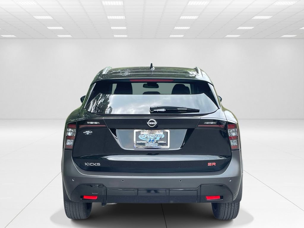 Used 2025 Nissan Kicks SR FWD image 5