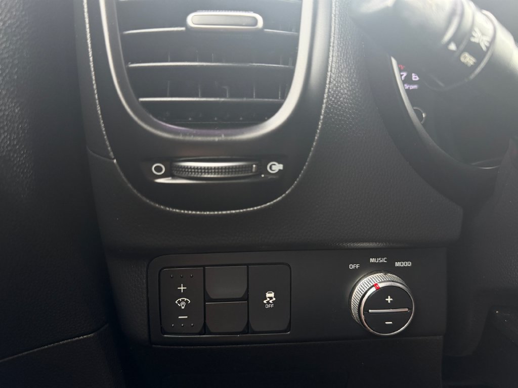Used 2014 Kia Soul + w/ Audio Package FWD image 19