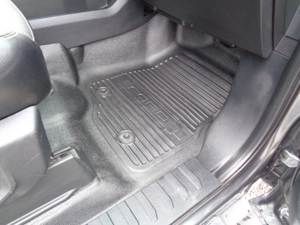 Used 2017 Ford F250 Lariat w/ Chrome Package image 46