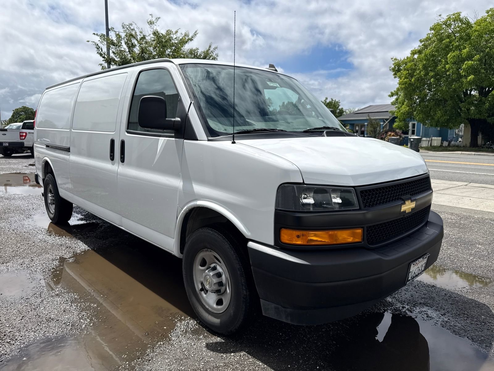 Used 2022 Chevrolet Express 2500 Extended w/ Driver Convenience Package RWD image 7