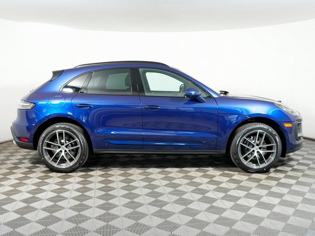Certified 2026 Porsche Macan AWD/4WD image 8