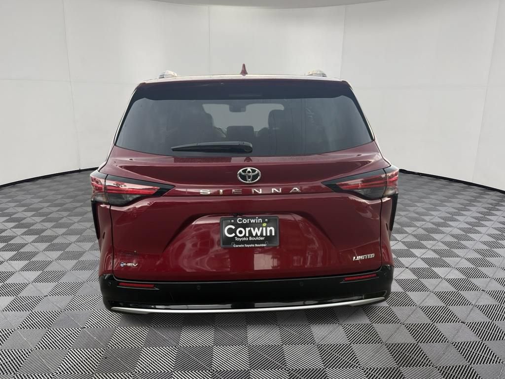 Used 2026 Toyota Sienna Limited FWD image 5