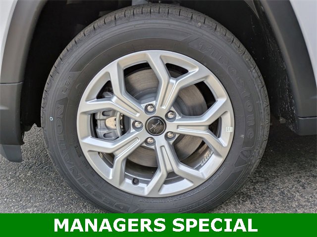 New 2025 Jeep Compass Sport image 31