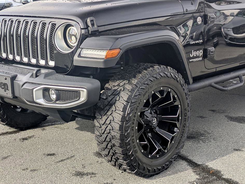 Used 2019 Jeep Wrangler Unlimited Sahara w/ Safety Group image 9