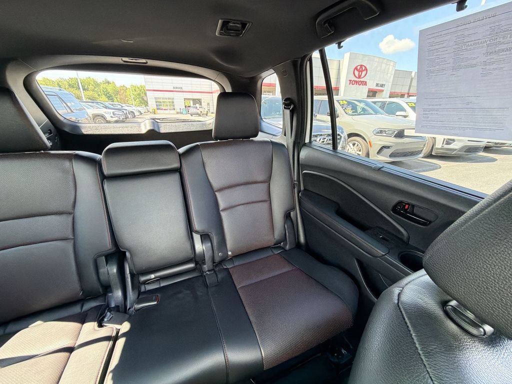 Used 2024 Honda Passport Black Edition image 14