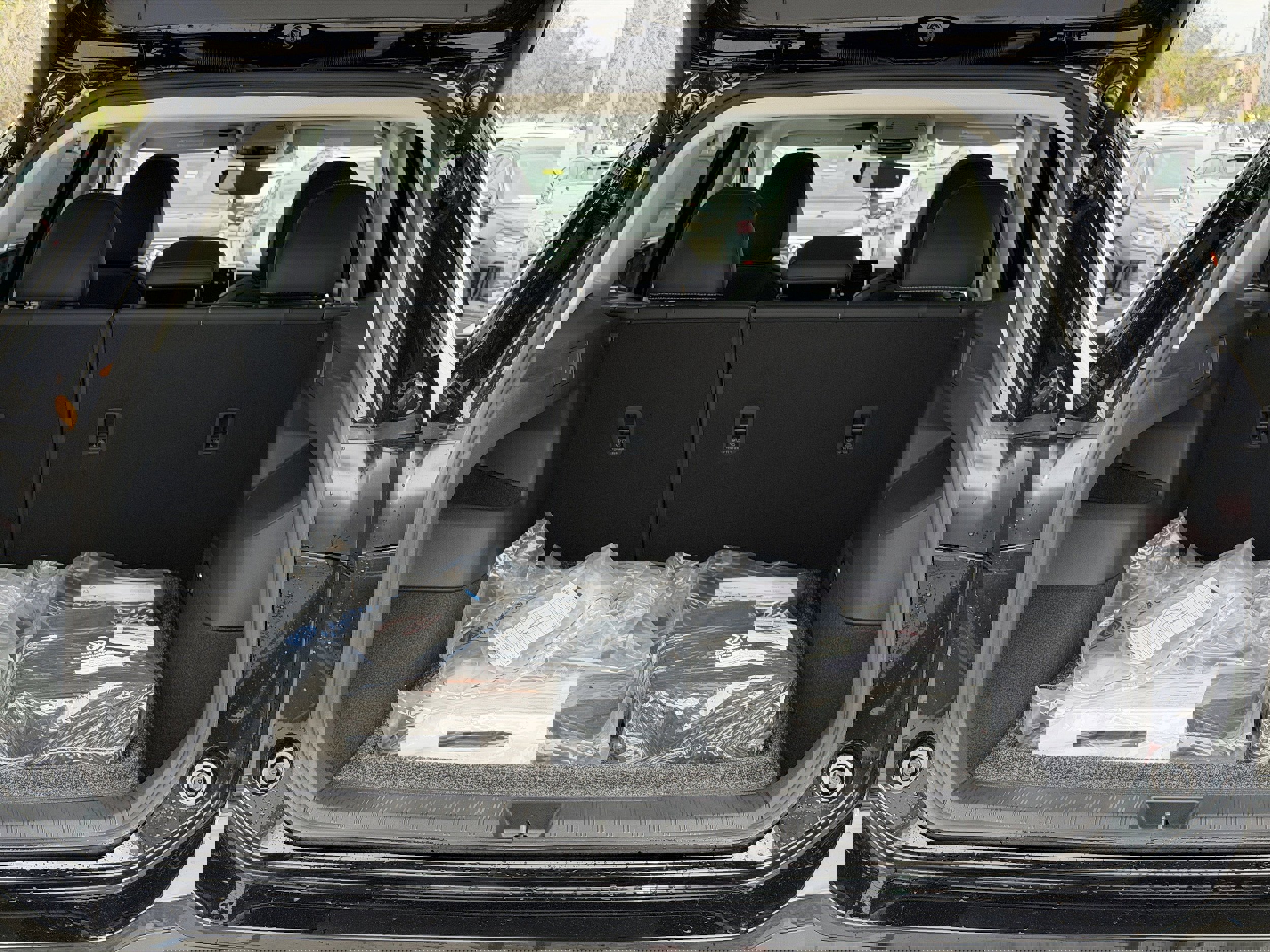 New 2026 Volkswagen Tiguan SE image 10