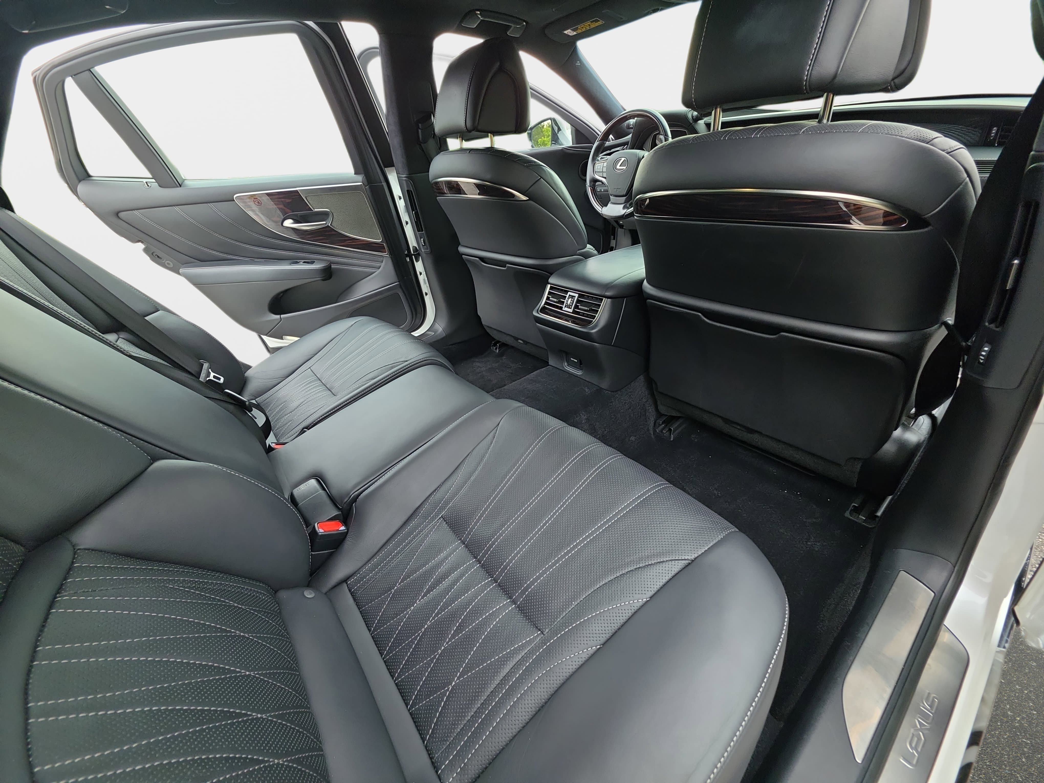 Used 2018 Lexus LS 500 w/ Executive Package RWD image 11