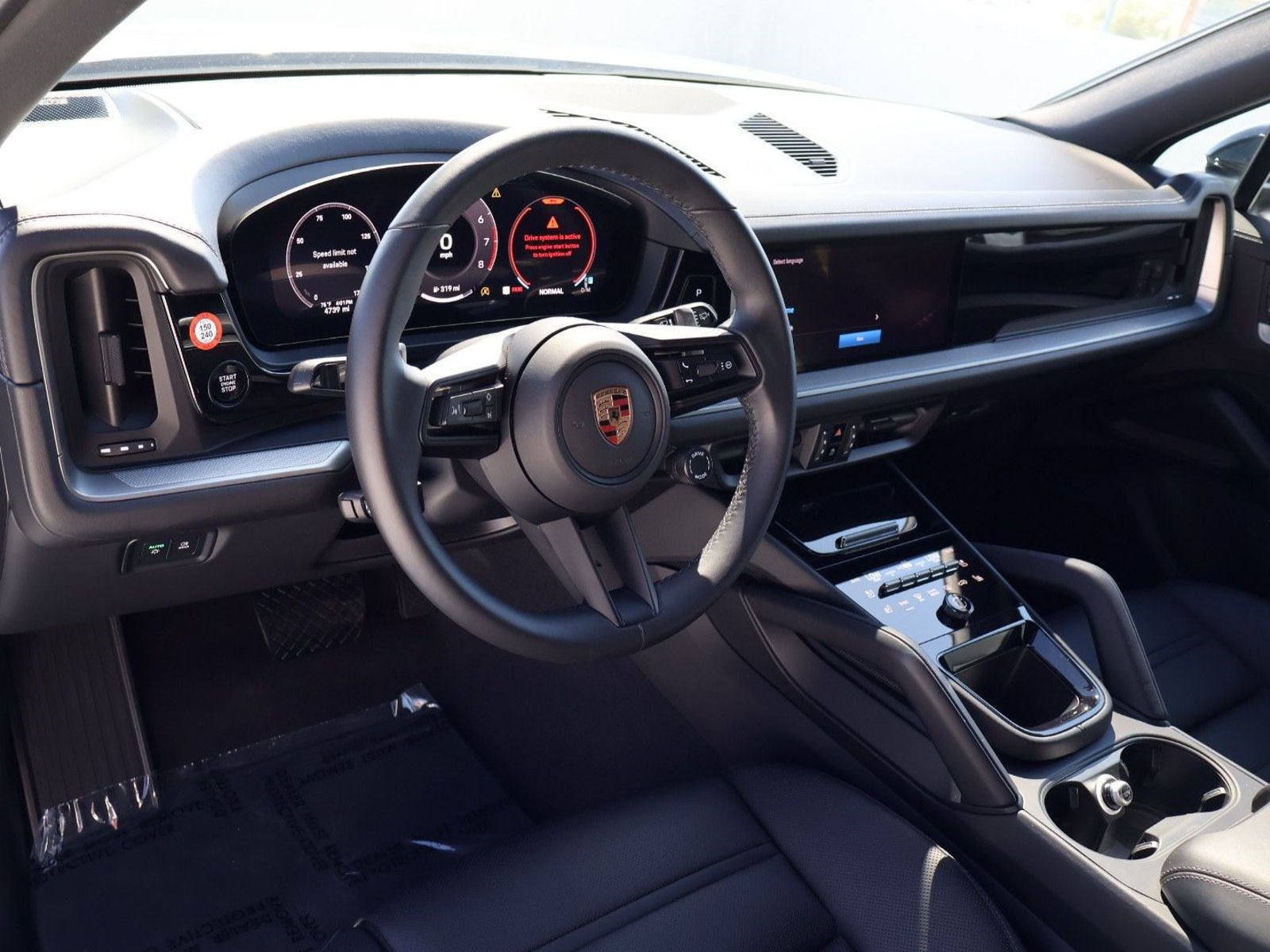 Certified 2025 Porsche Cayenne AWD/4WD image 4