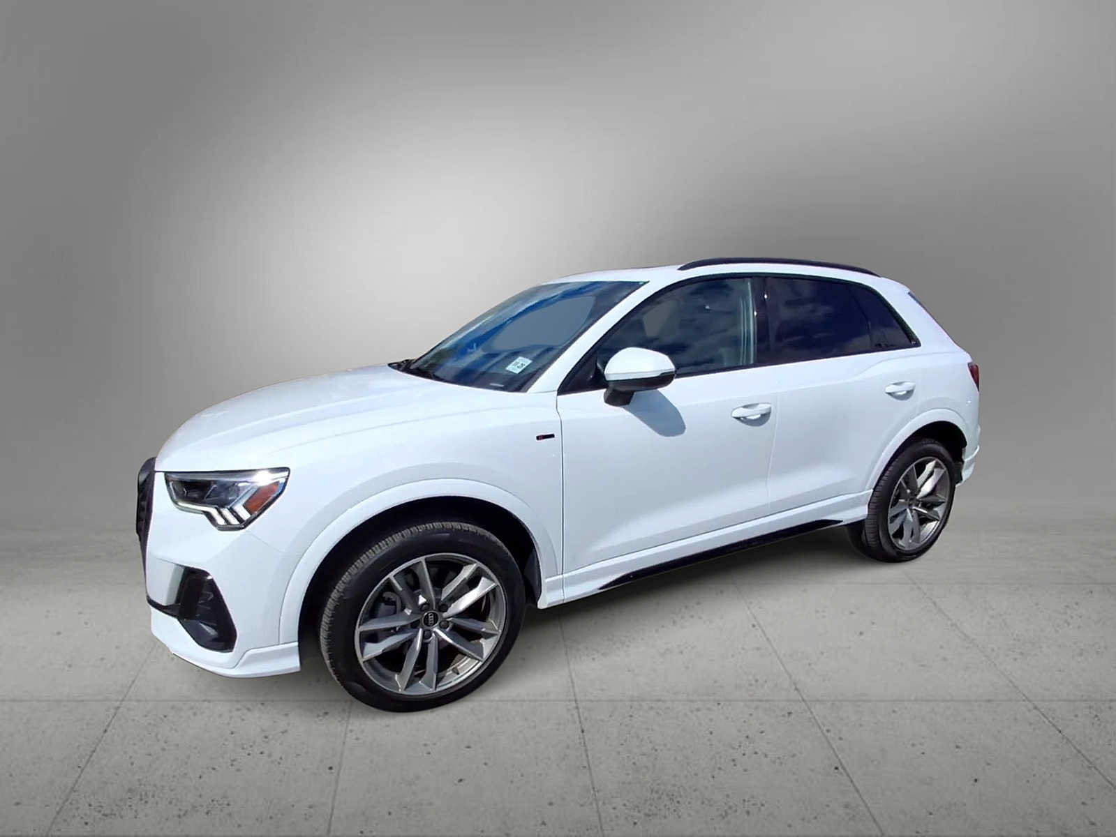Used 2024 Audi Q3 2.0T Premium Plus w/ Premium Plus Package AWD/4WD image 4