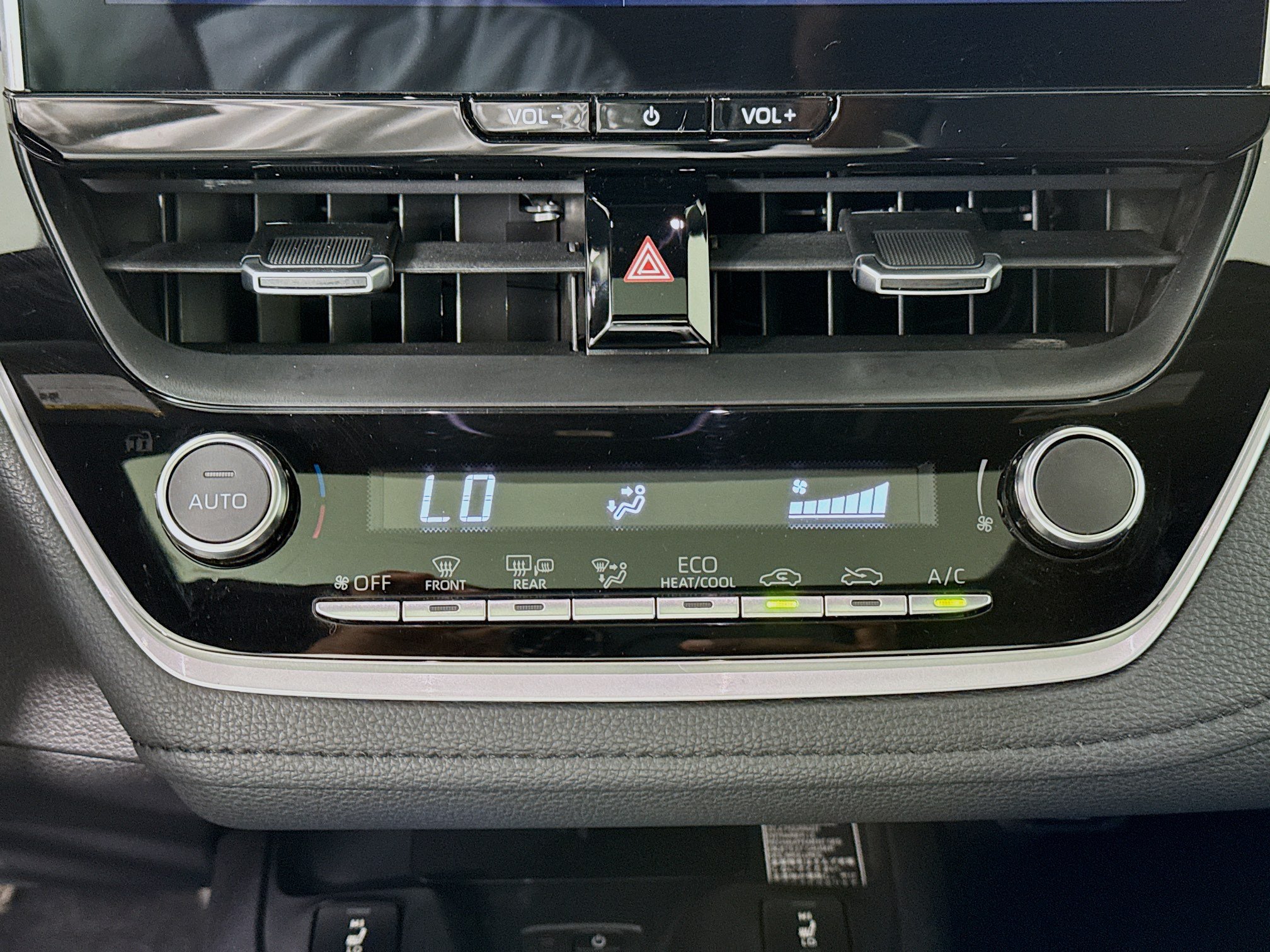 Certified 2025 Toyota Corolla XSE FWD image 15