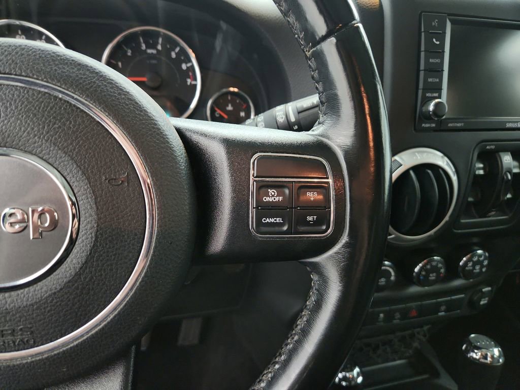 Used 2018 Jeep Wrangler Unlimited Sahara w/ Dual Top Group image 19