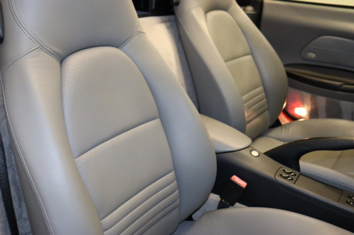 Used 2001 Porsche Boxster image 30