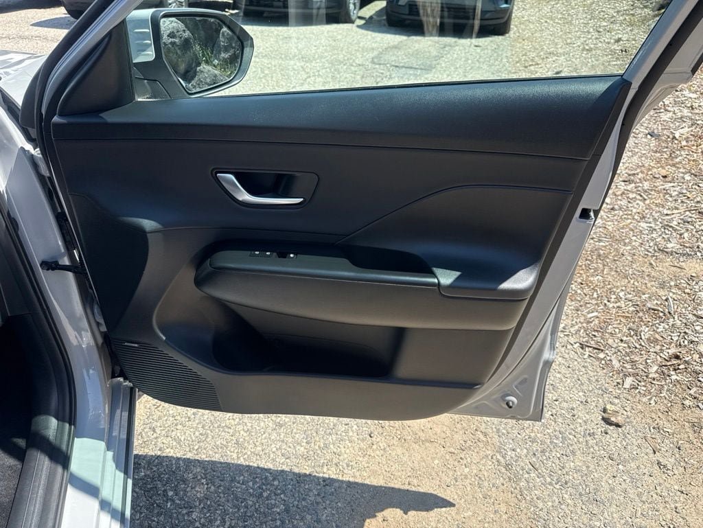 Certified 2024 Hyundai Kona Limited FWD image 19