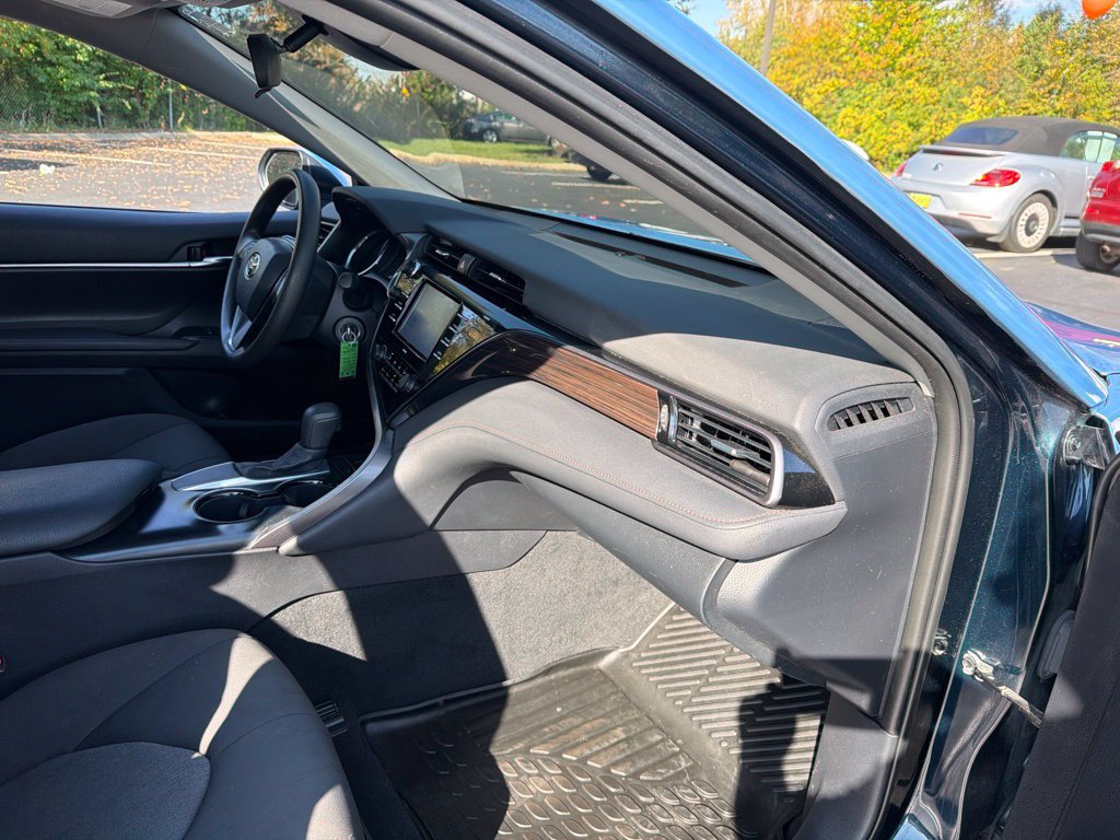 Used 2020 Toyota Camry LE FWD image 34