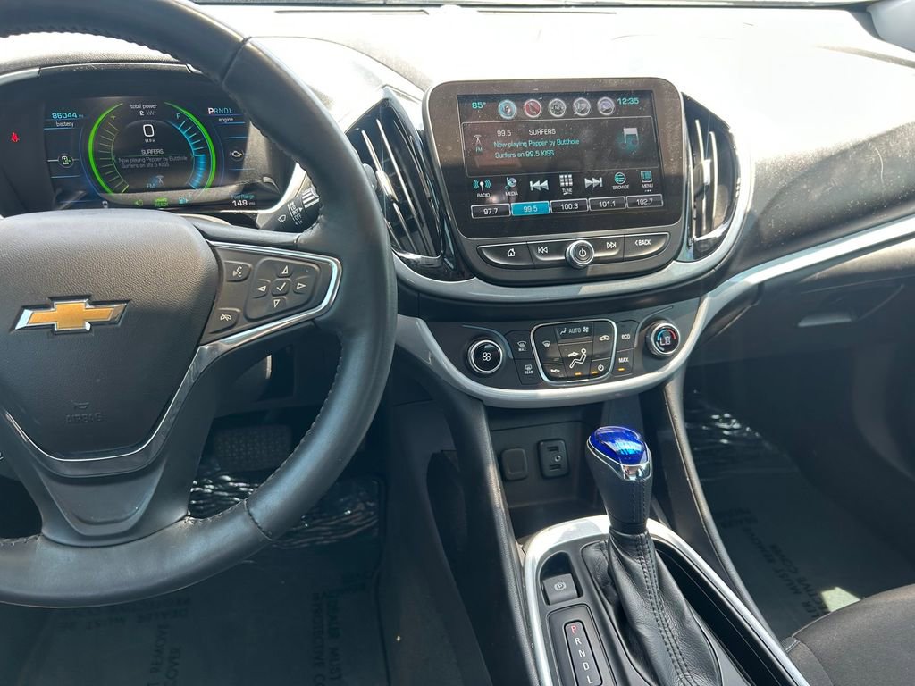 Used 2017 Chevrolet Volt LT FWD image 16
