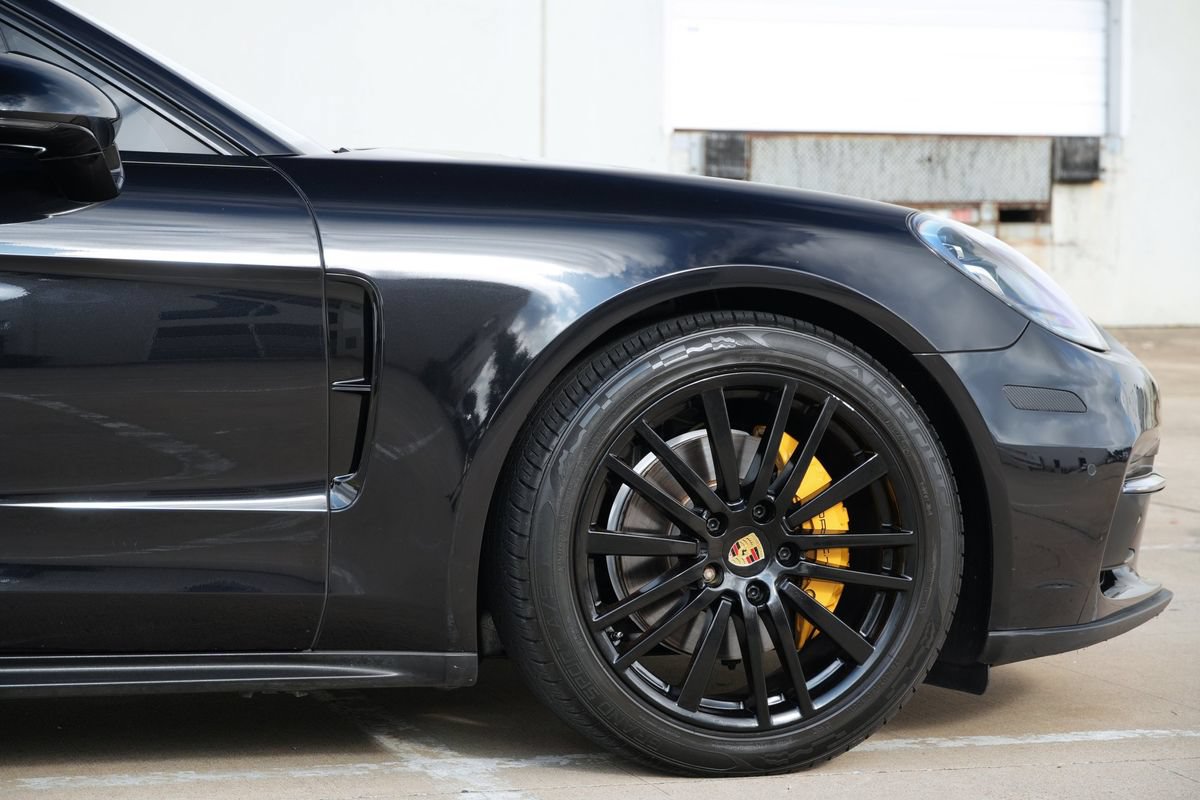 Used 2018 Porsche Panamera 4 AWD/4WD image 29