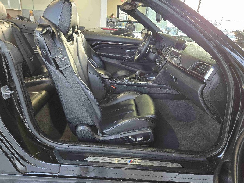 Used 2016 BMW M4 Convertible image 20