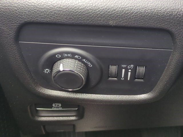 Used 2024 Jeep Grand Cherokee Altitude image 18