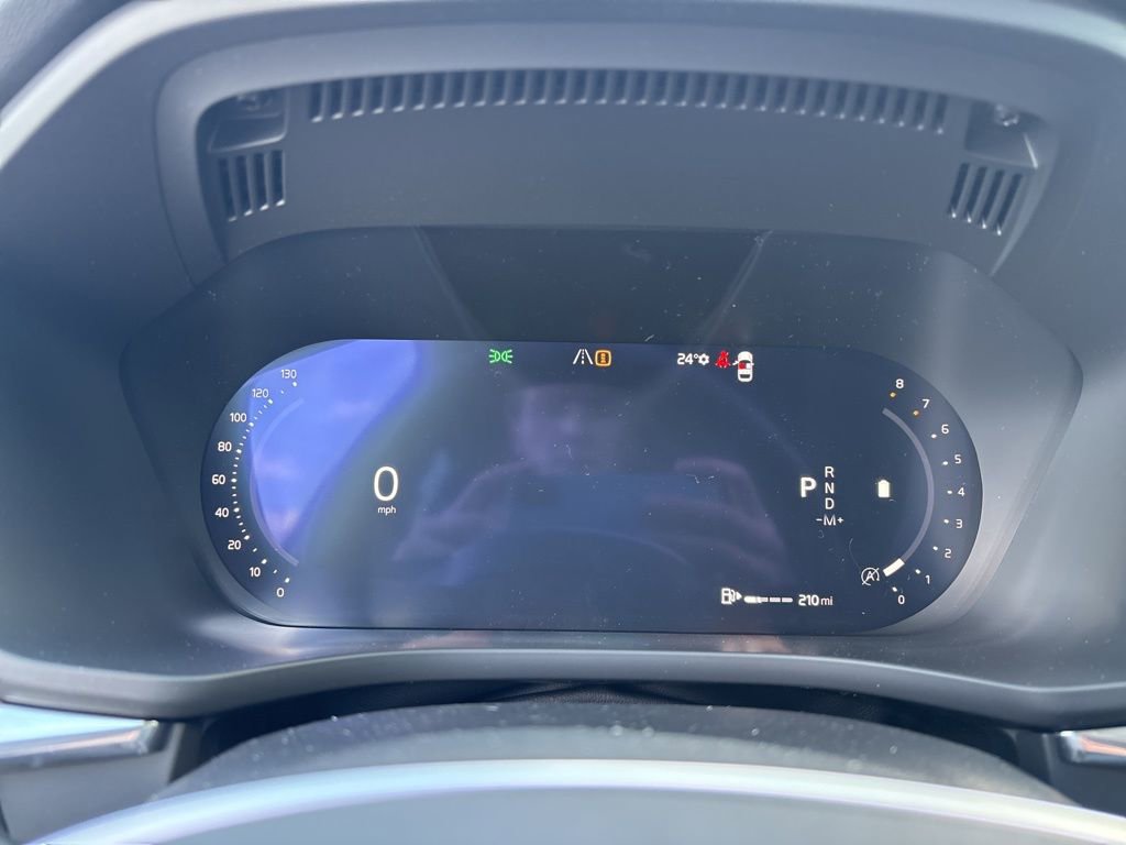 New 2026 Volvo XC60 B5 Plus w/ Protection Package Premier image 22