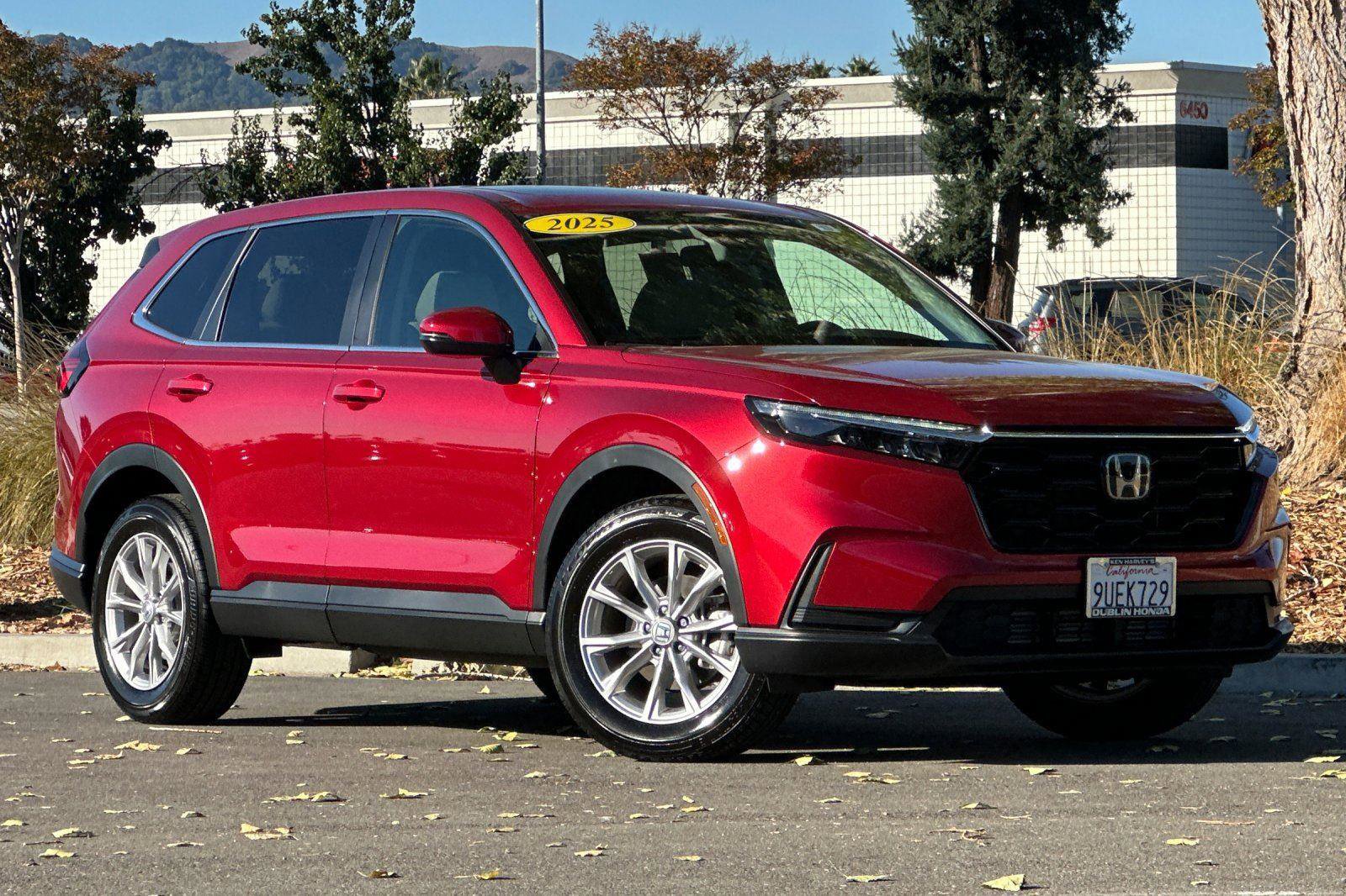 Used 2025 Honda CR-V EX image 2