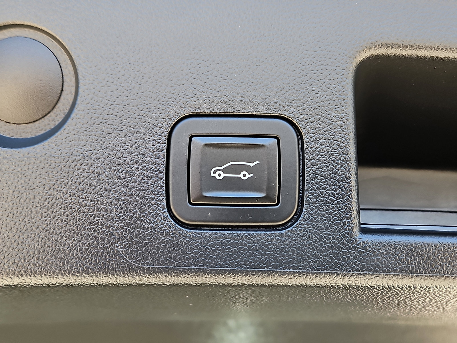 Used 2025 Chevrolet Equinox LT w/ Convenience Package II FWD image 7