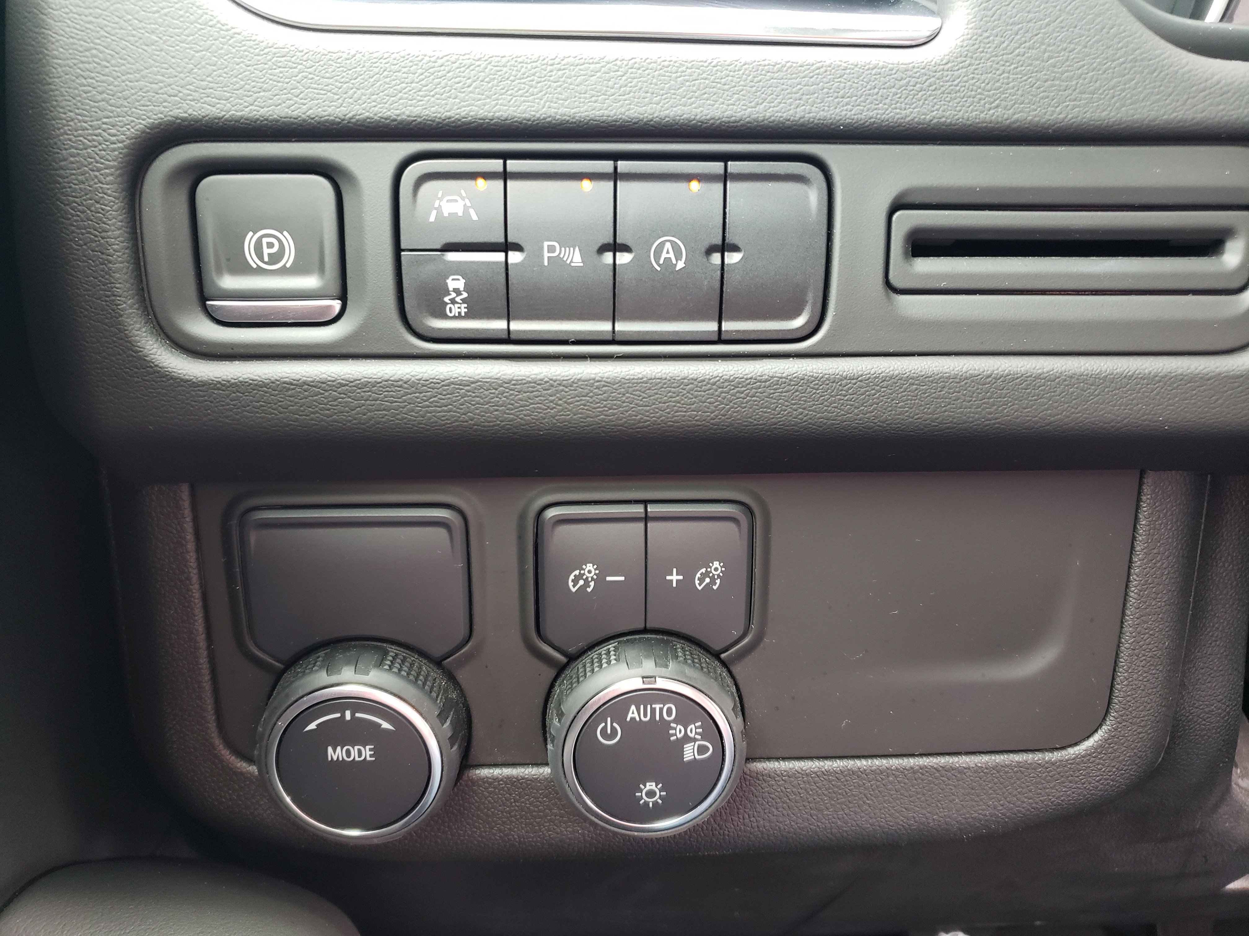 Used 2024 Chevrolet Tahoe LS RWD image 17