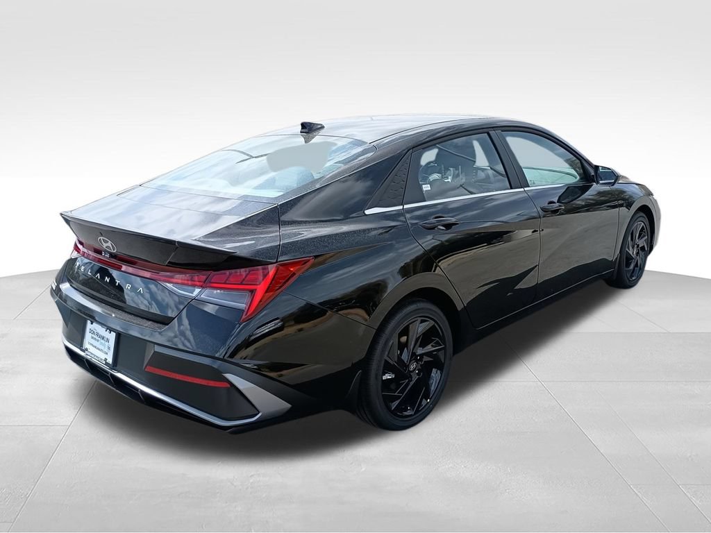 New 2026 Hyundai Elantra SEL Sport Premium FWD image 8