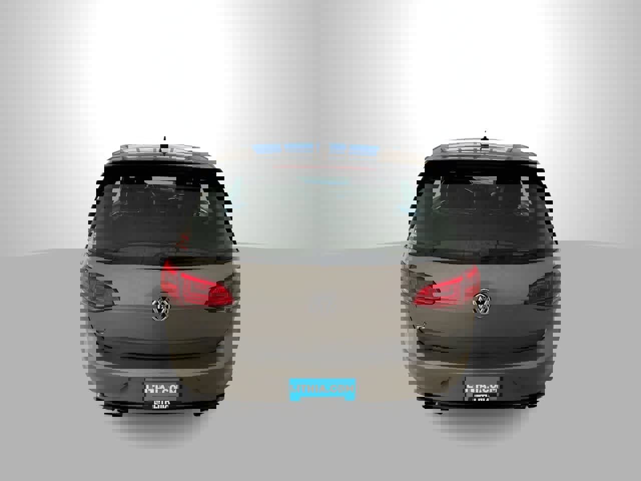 Used 2016 Volkswagen Golf R 4-Door image 7