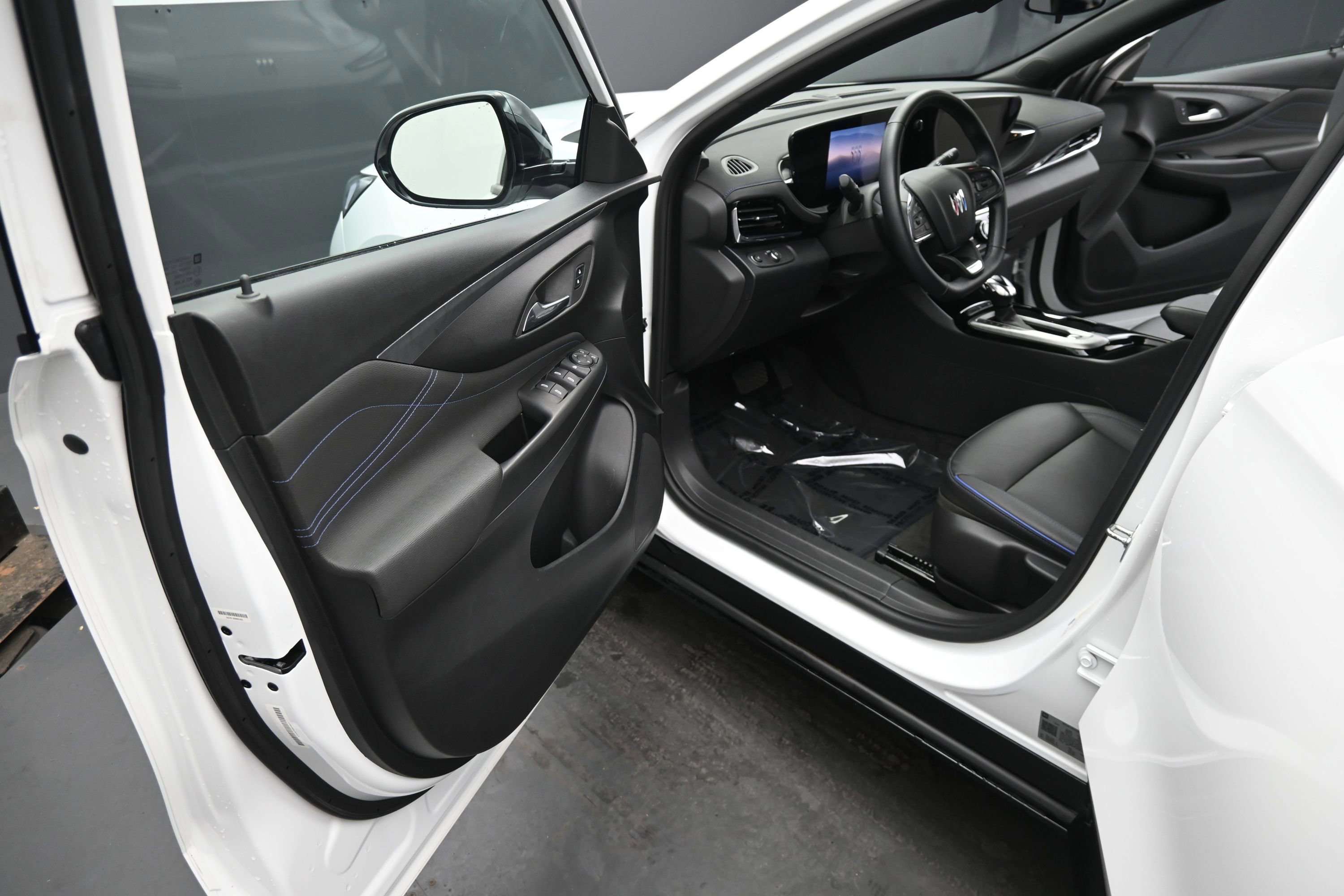 Used 2025 Buick Envista Sport Touring FWD image 16