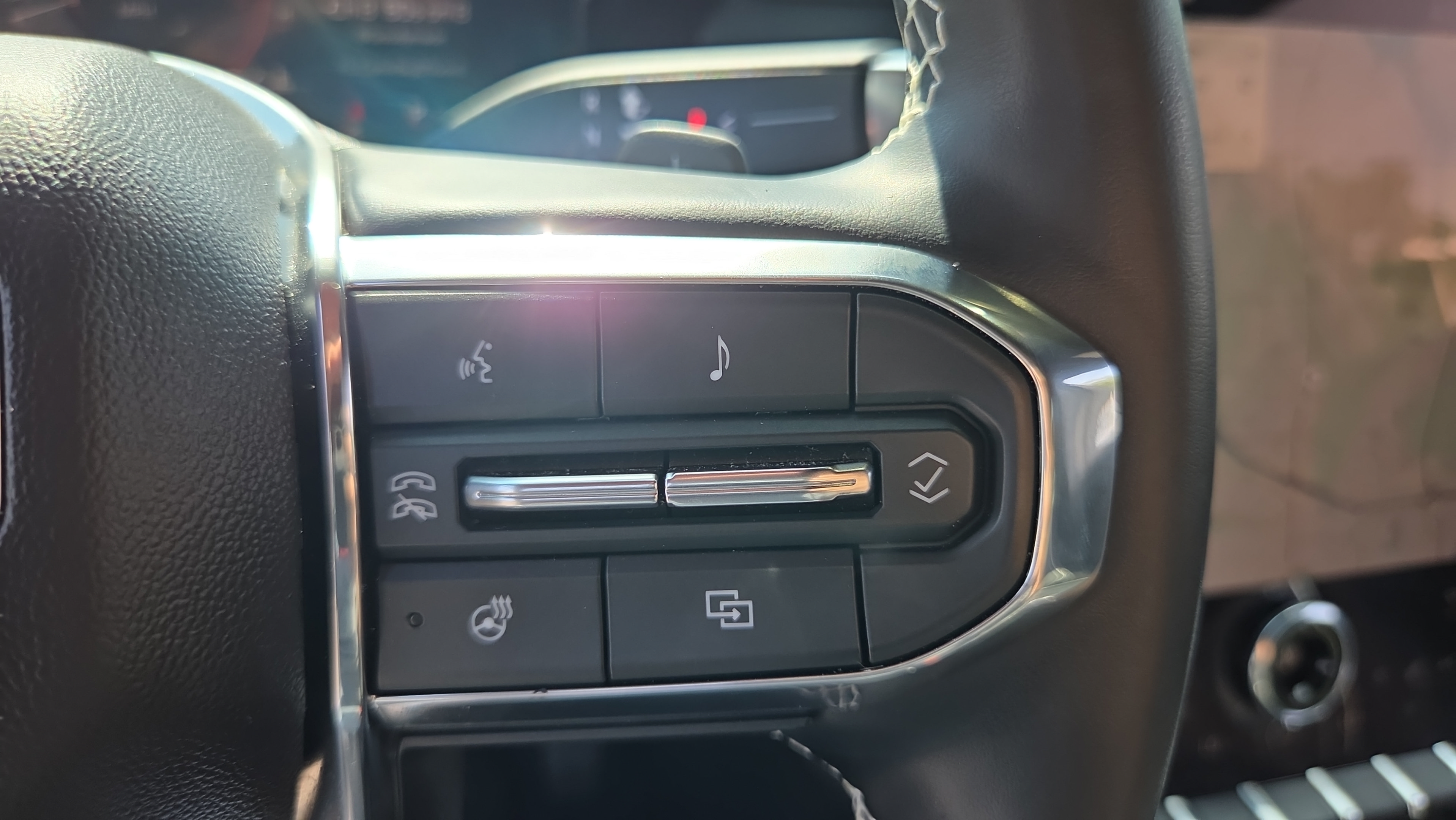 Certified 2024 GMC Acadia Denali FWD image 25