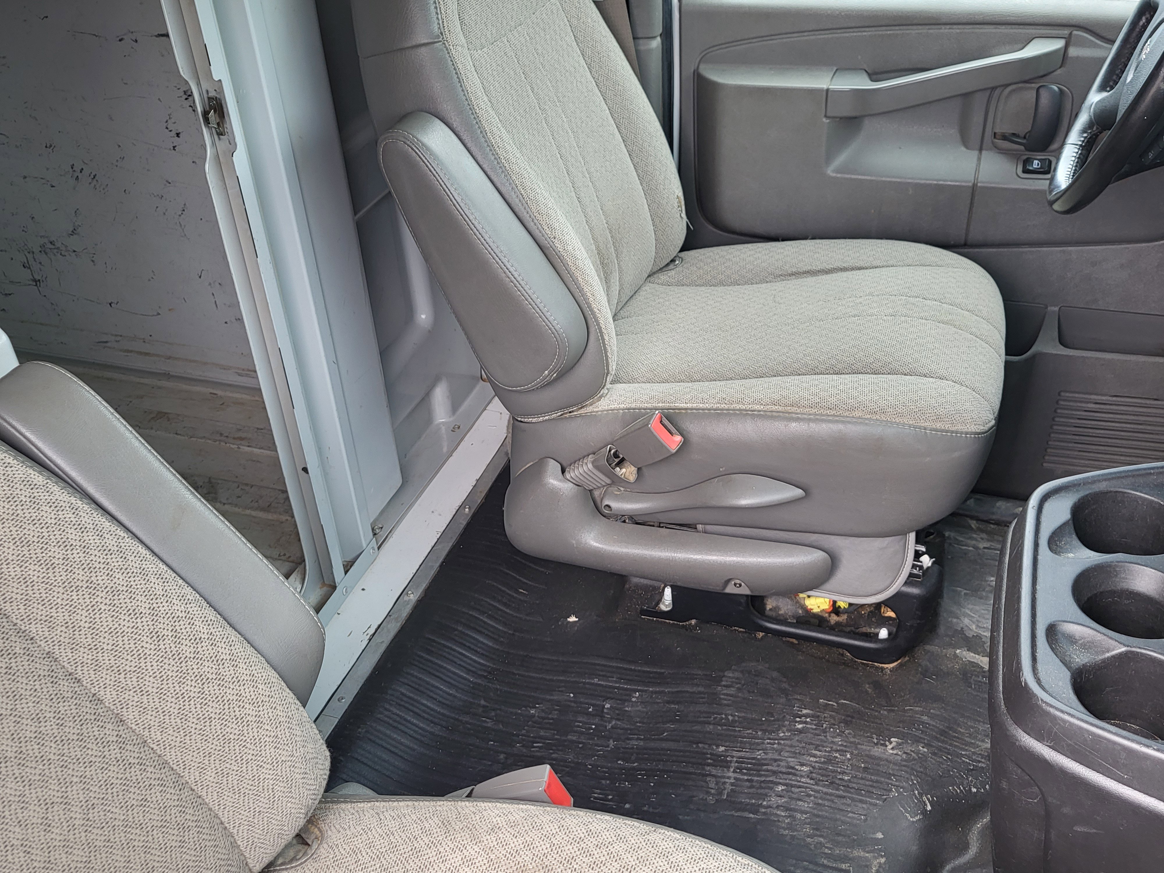 Used 2020 GMC Savana 3500 w/ Power Convenience Package RWD image 14