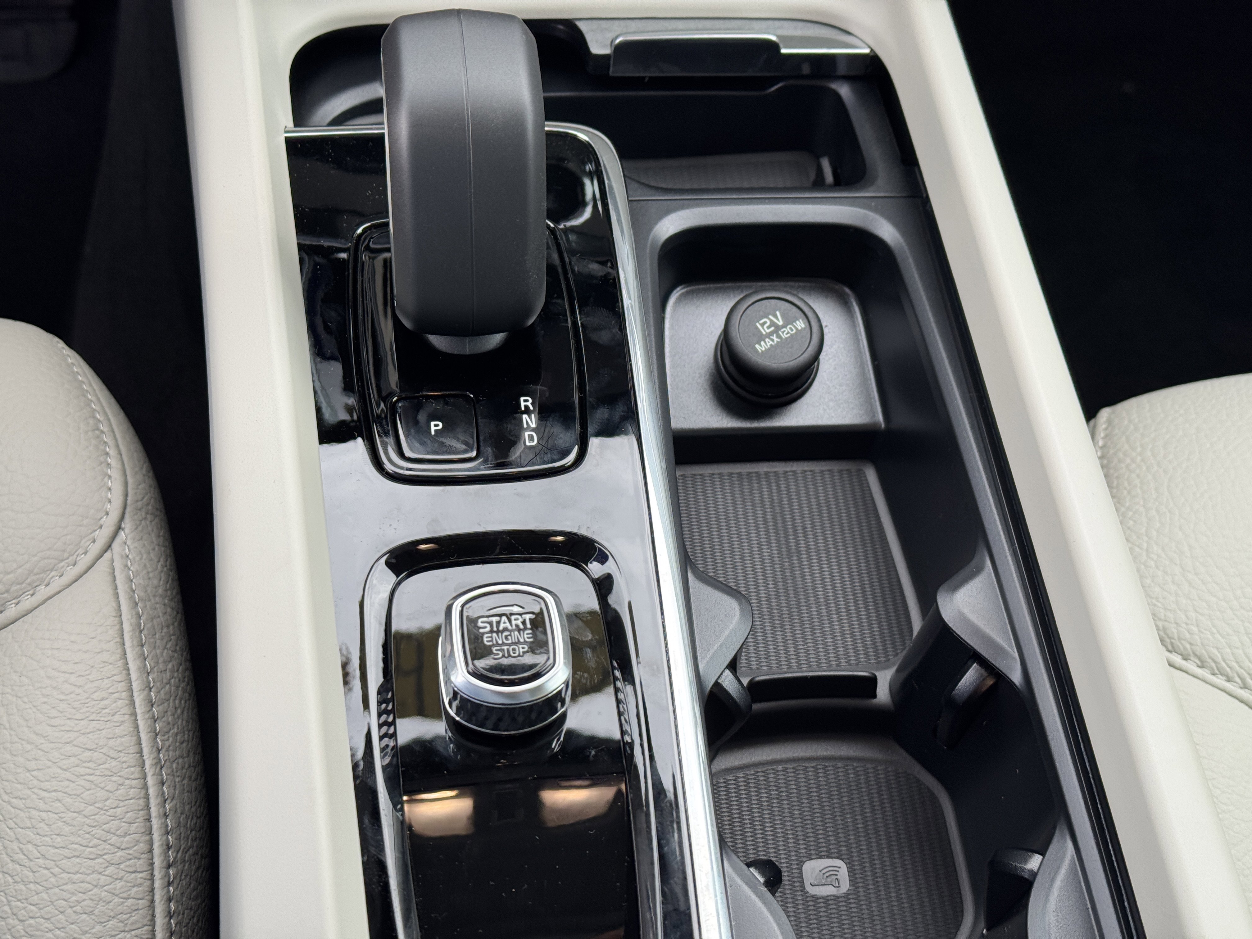 New 2026 Volvo V60 B5 Cross Country Plus w/ Protection Package Premier image 29