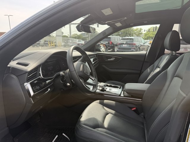 Used 2023 Audi Q8 Prestige w/ Prestige Package AWD/4WD image 5